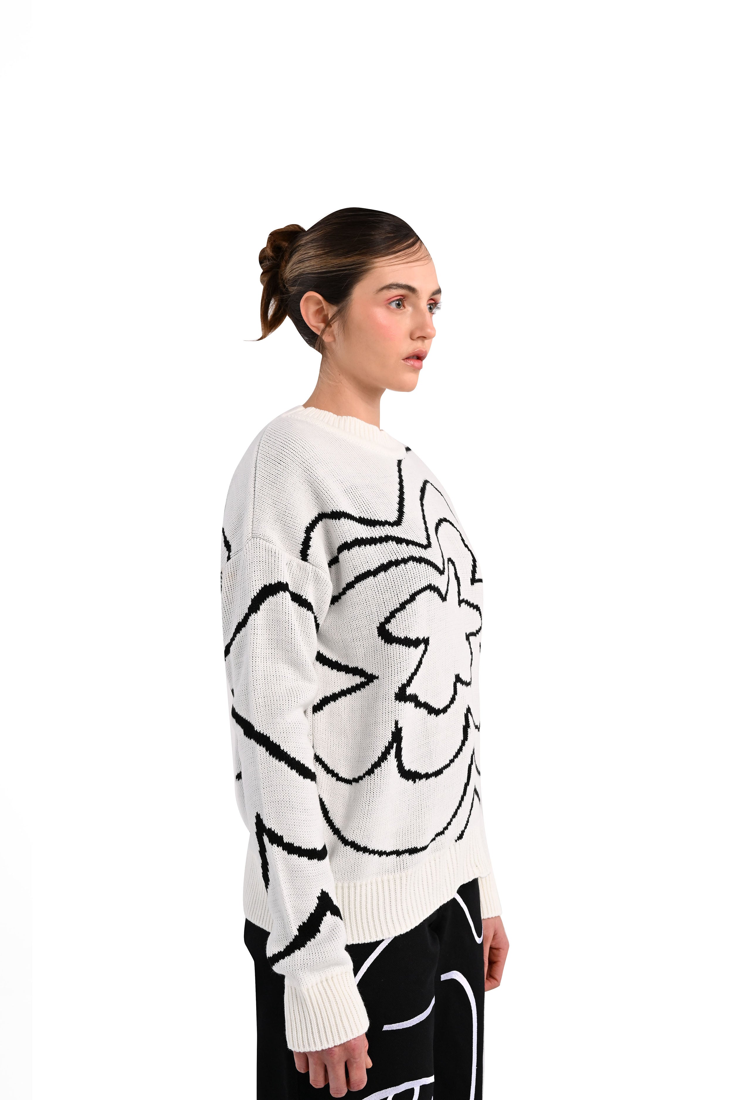 Begonia white Crewneck