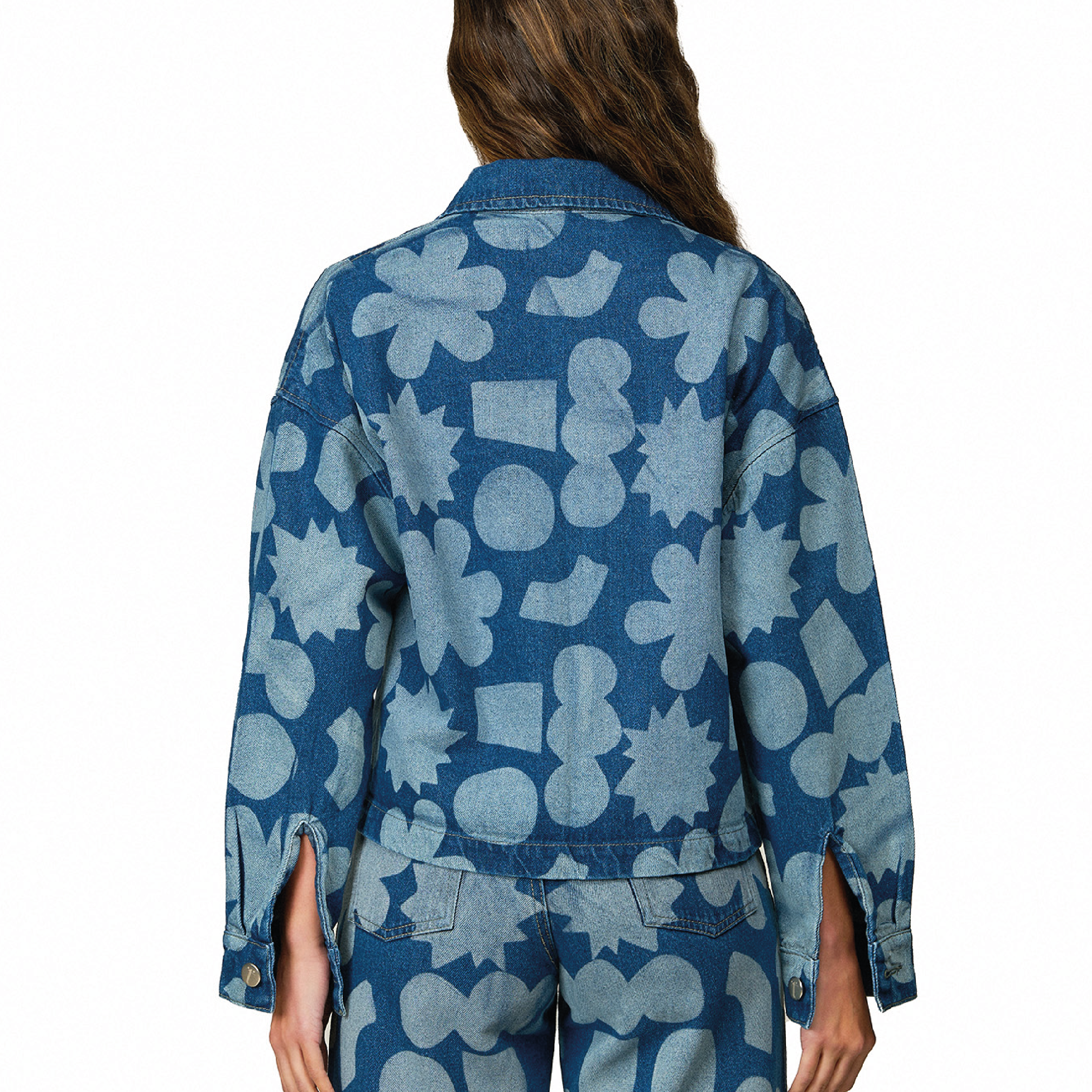 chaquetaatras.png